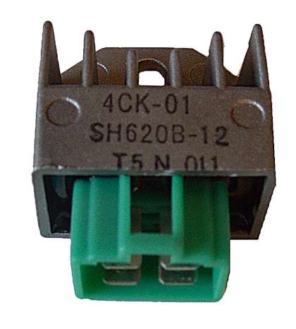 REGULADOR 12V 4 FASTONS APRILIA/YAMAHA SCOOTER 50 - SGR - R: 04174706